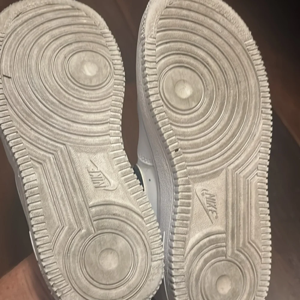 Nike Air Force 1 Kids 2Y White and Black Sneakers